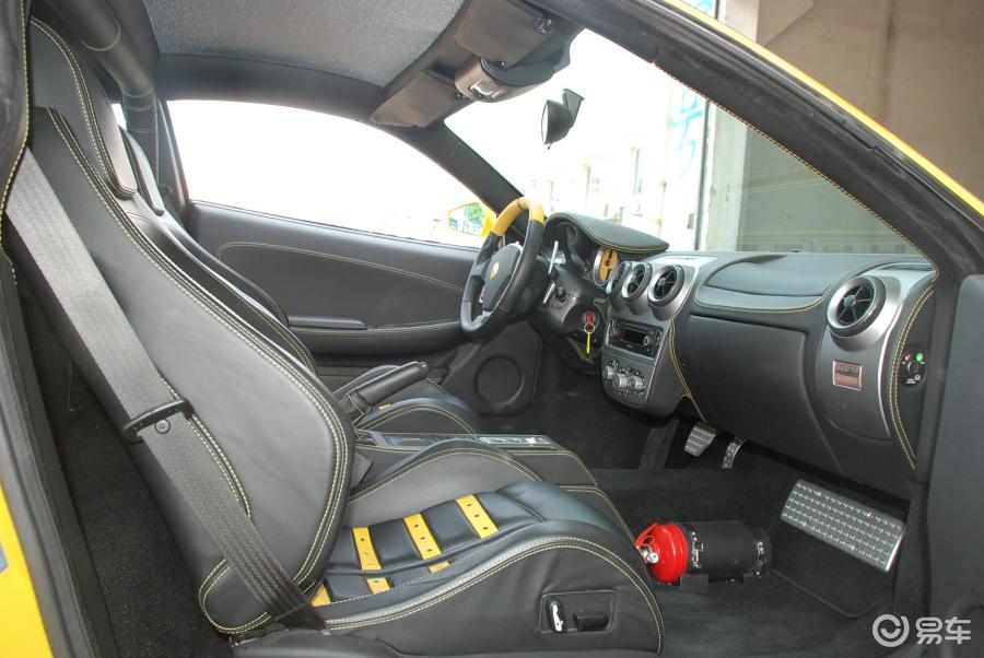 【法拉利f4302005款coupe内饰汽车图片