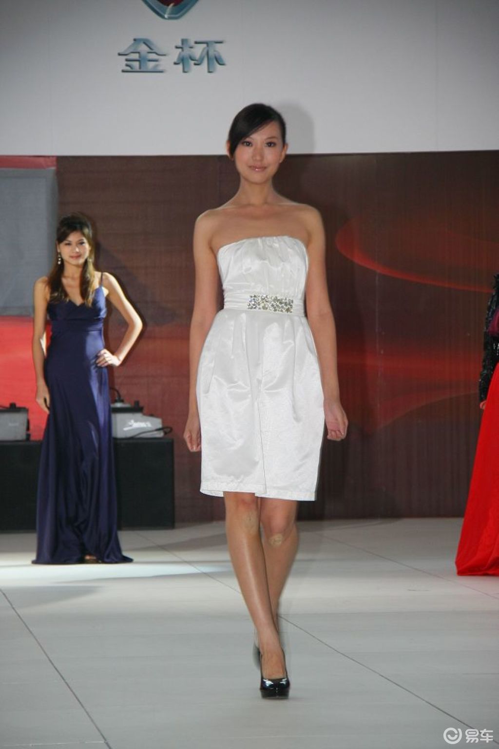 【丰盈窈窕美女图片】-易车网bitauto.com