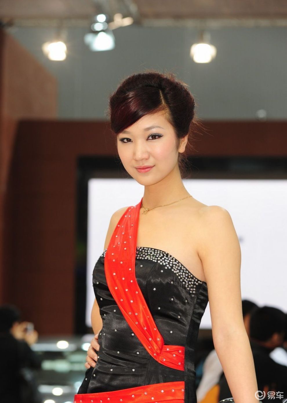 09广州车展一汽红旗美女车模