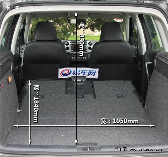 内饰空间篇  除了宽敞的乘坐空间之外,途观还提供了非常丰富的储物