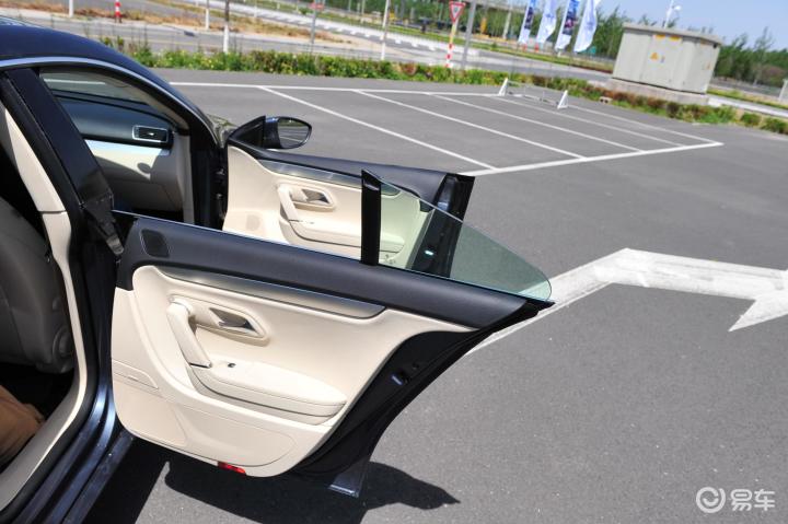 【一汽-大众CC 1.8T 尊贵型2011款CC1.8T图片