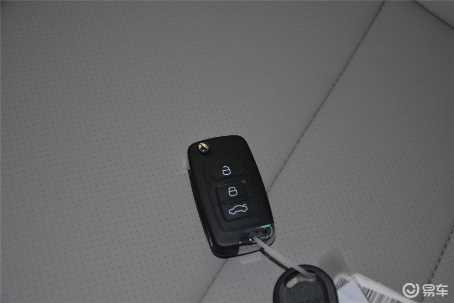 【吉利远景2015款1.5L 手动 精英型钥匙汽车图
