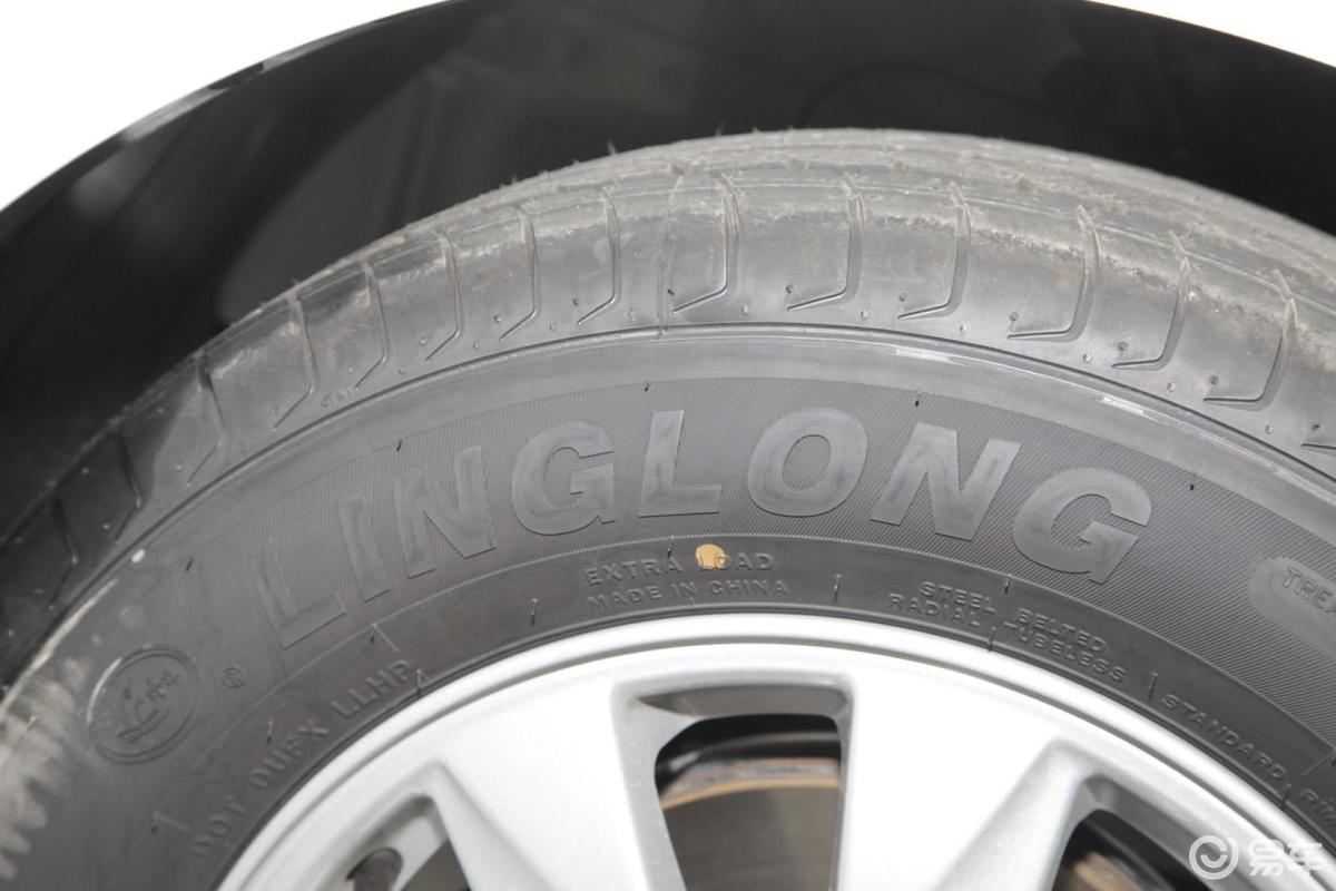【五菱宏光s2014款1.5ls 手动 舒适型 l2b轮胎规格-】