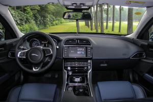 捷豹XE完整内饰（中间位置）