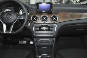 奔驰GLA级中控台正面