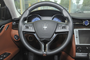 玛莎拉蒂总裁方向盘