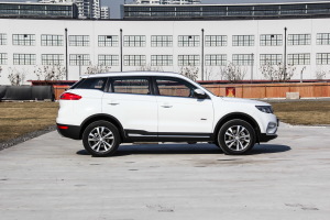 博越正侧（车头向右）