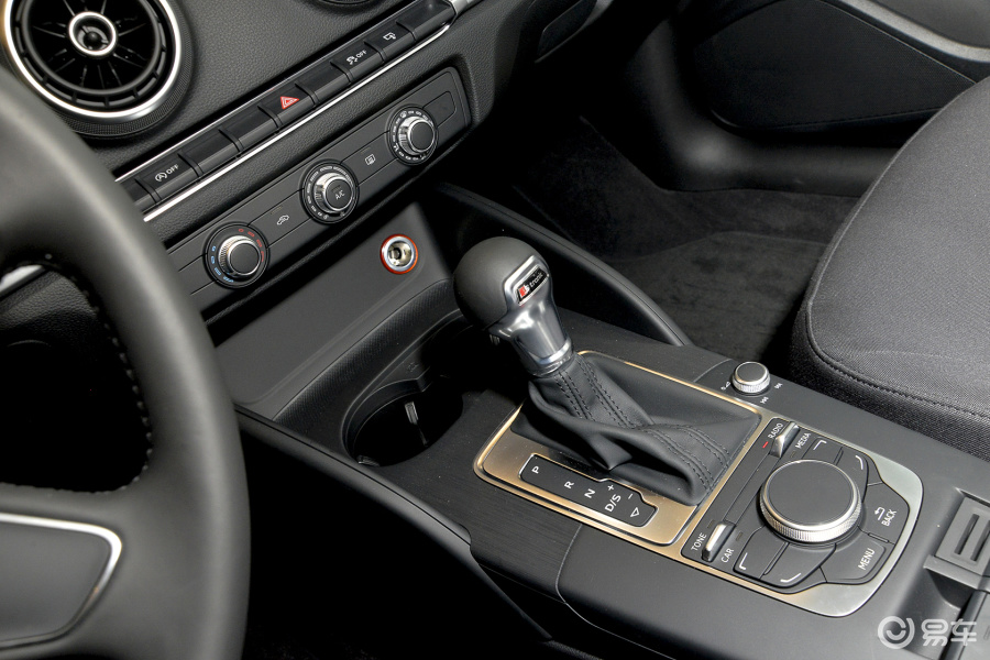 【奥迪a32014款sportback 35tfsi 进取型换挡杆汽车