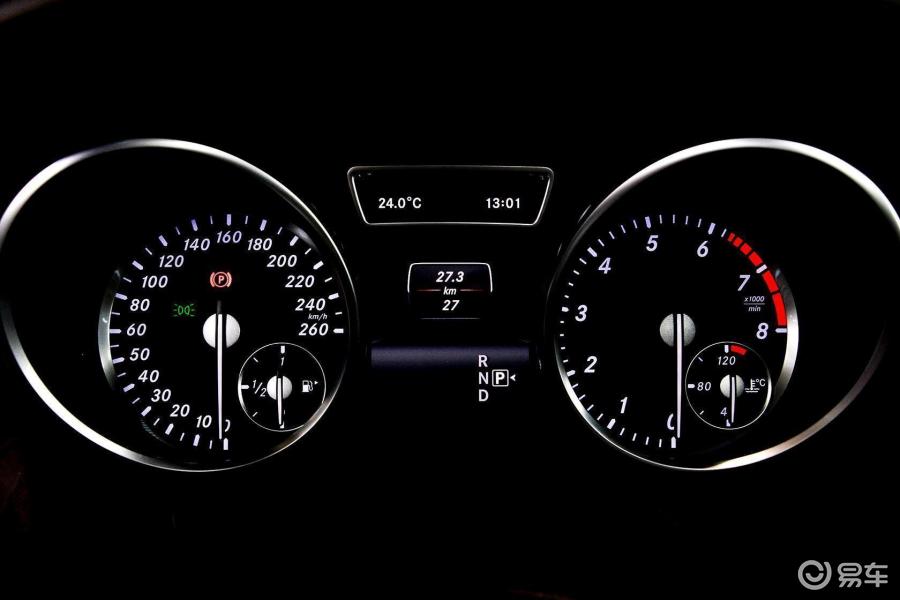 【奔驰gl级2014款400 4matic 豪华型仪表盘背光显示
