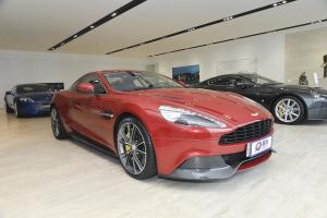 阿斯顿&middot;马丁Vanquish 前45度（车头向右）