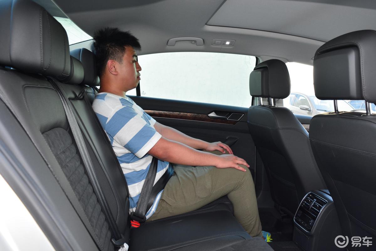【迈腾2018款380tsi 双离合 尊贵版后排空间体验汽车