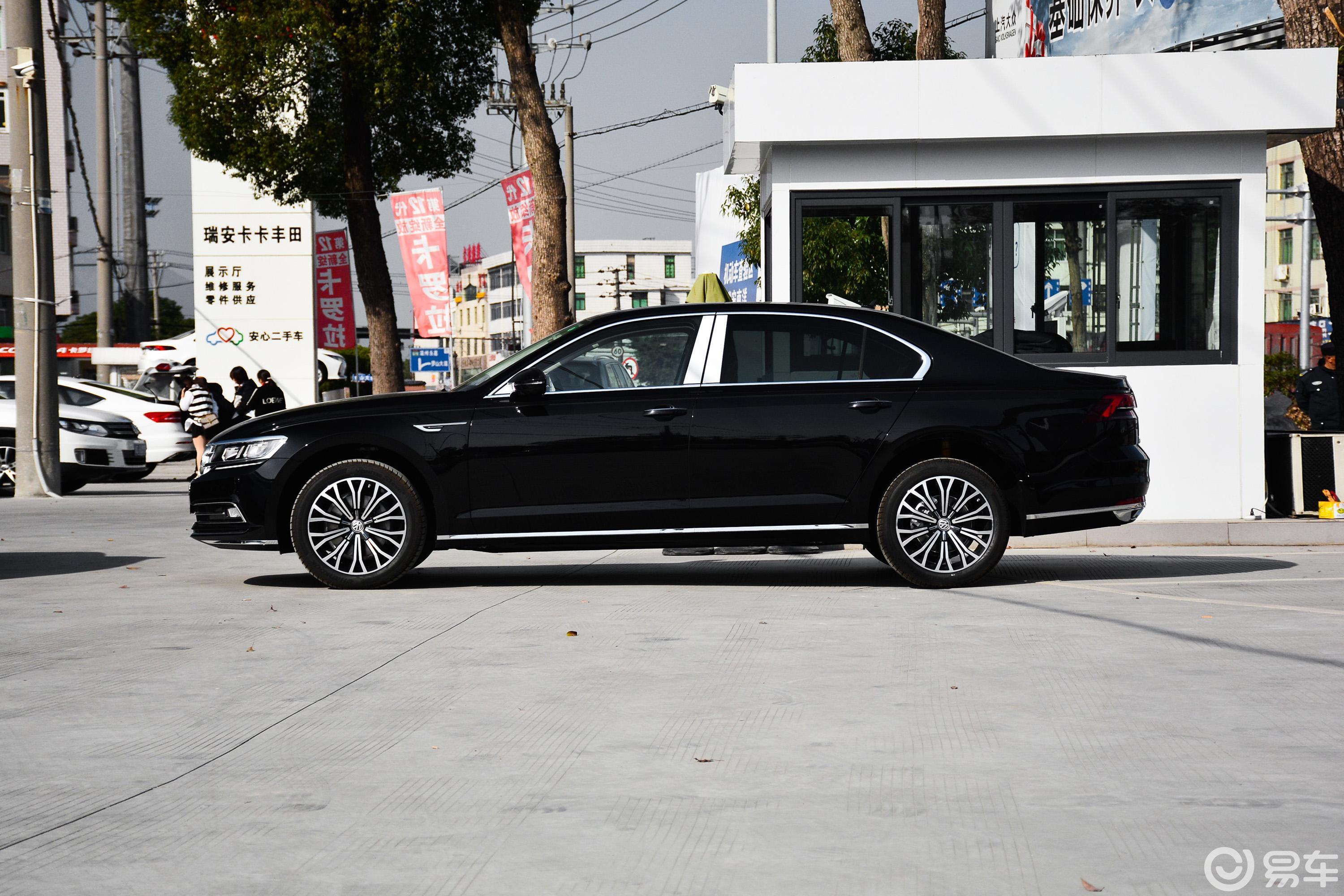 辉昂2019款380tsi 两驱 豪华版 国v正侧车头向左水平汽车图片-汽车