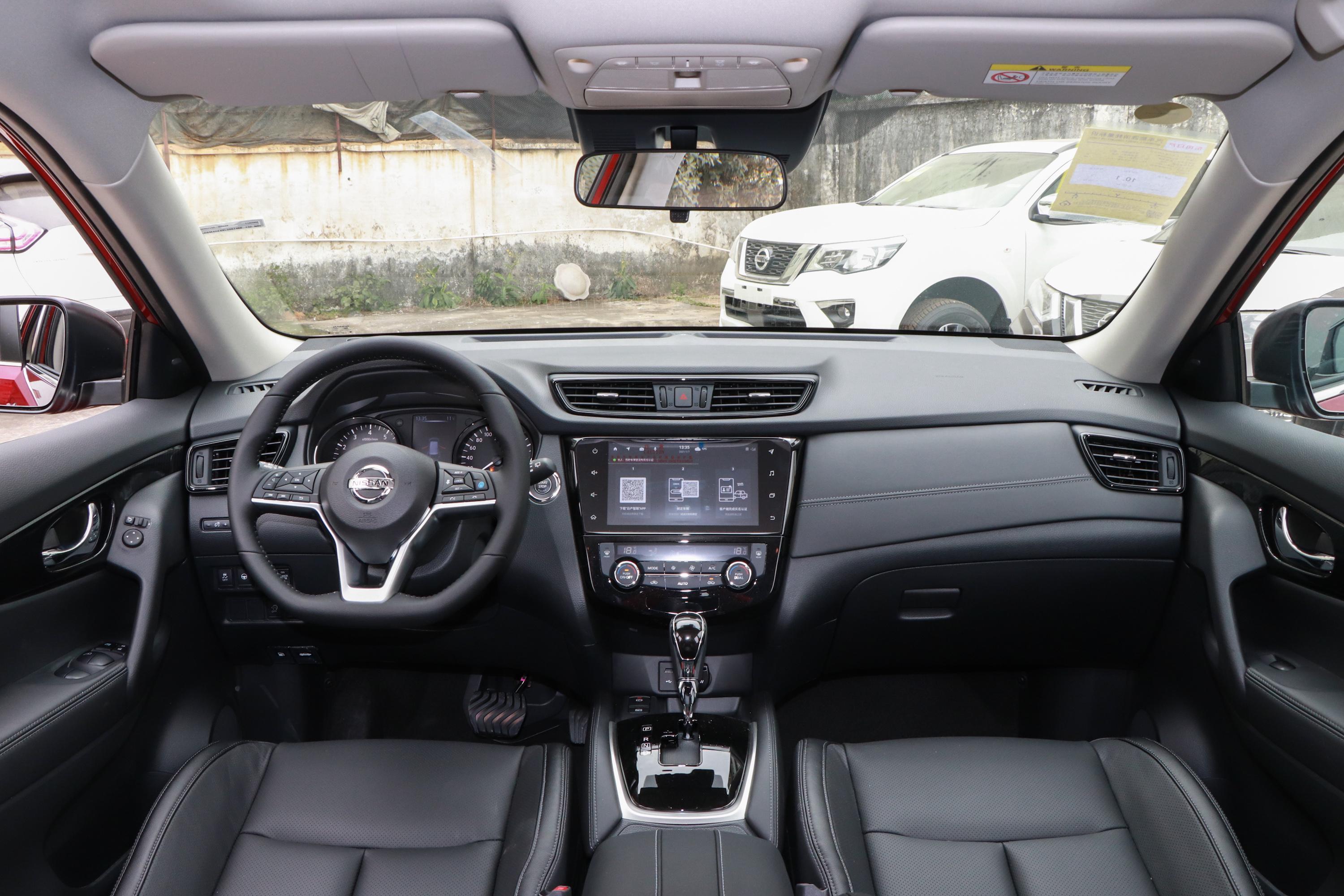 2021款 奇骏 2.5l cvt 四驱 豪华纪念版 5座内饰