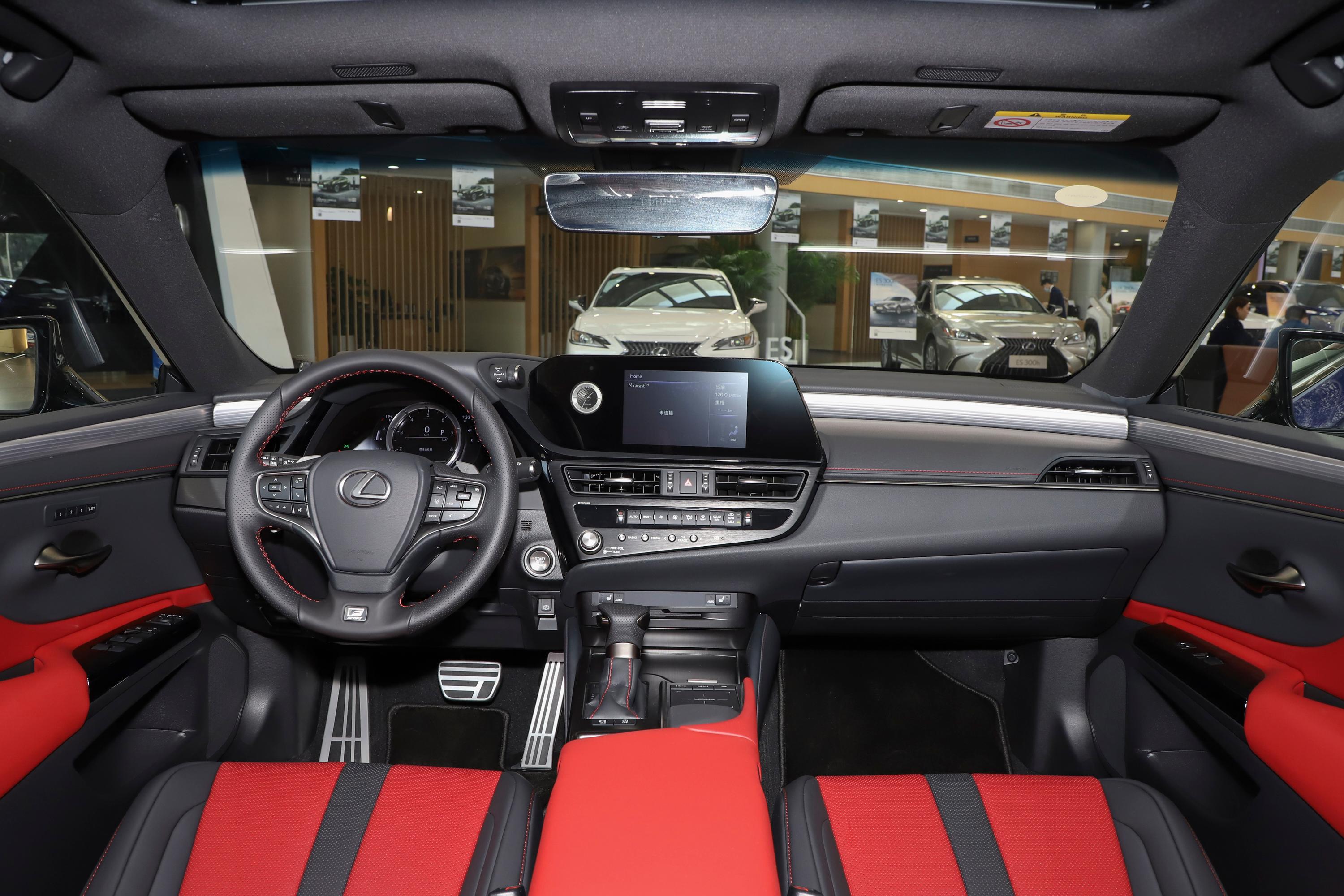 2021款 雷克萨斯es 260 f sport内饰