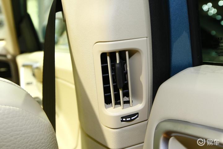 【沃尔沃xc60(进口) t6 awd 智雅版后排空调出