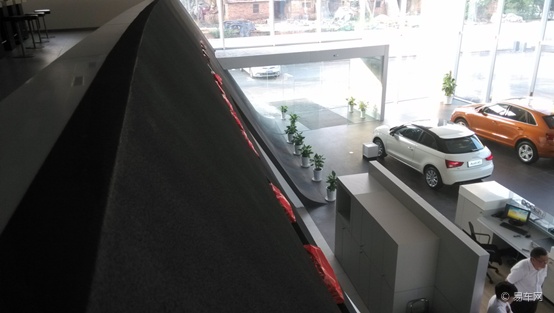 【图文】探访全球最新标准奥迪4S店 黄冈奥龙