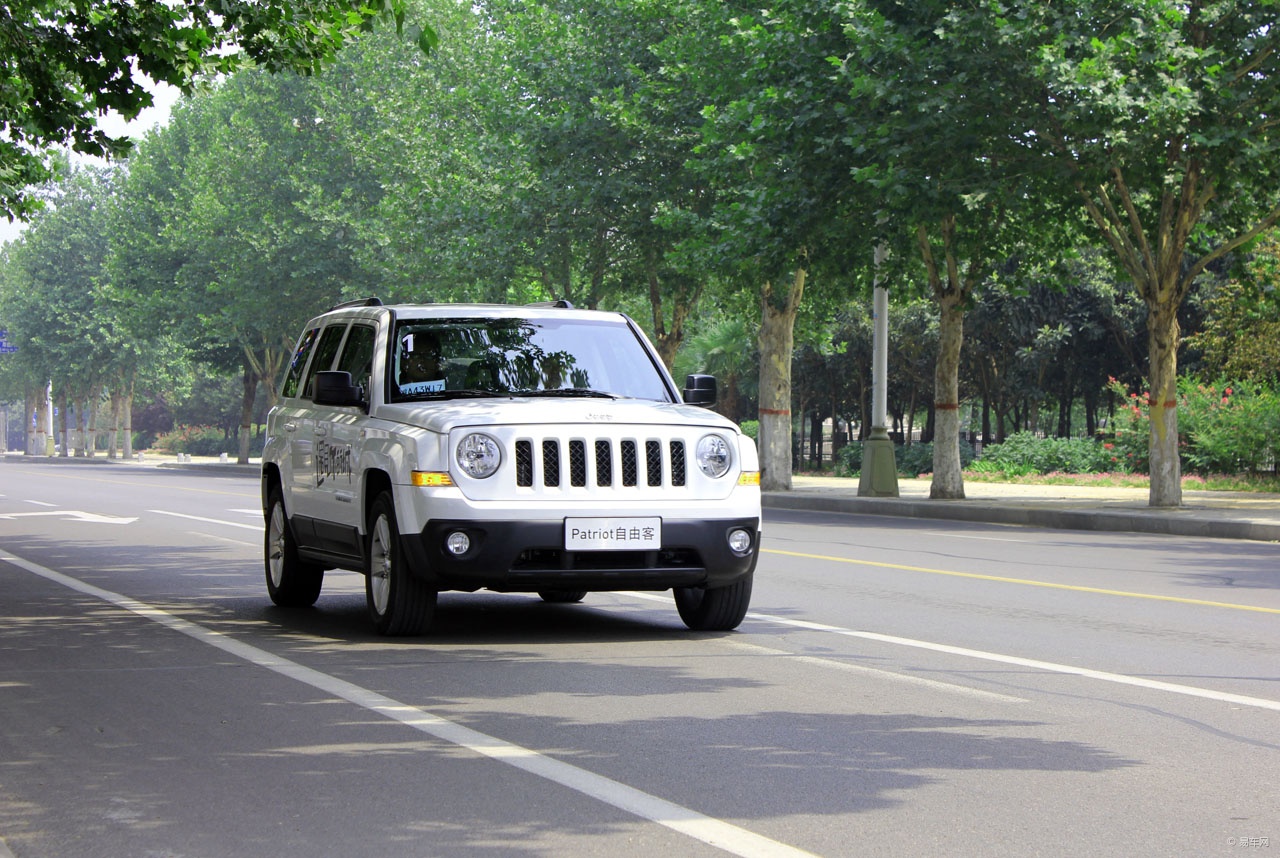 【图文】2014款jeep+指南者与自由客洛阳升级