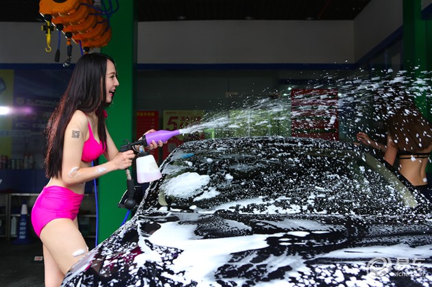 【图文】上海固铂超级体验中心惊现比基尼洗车_新闻中心_易车网