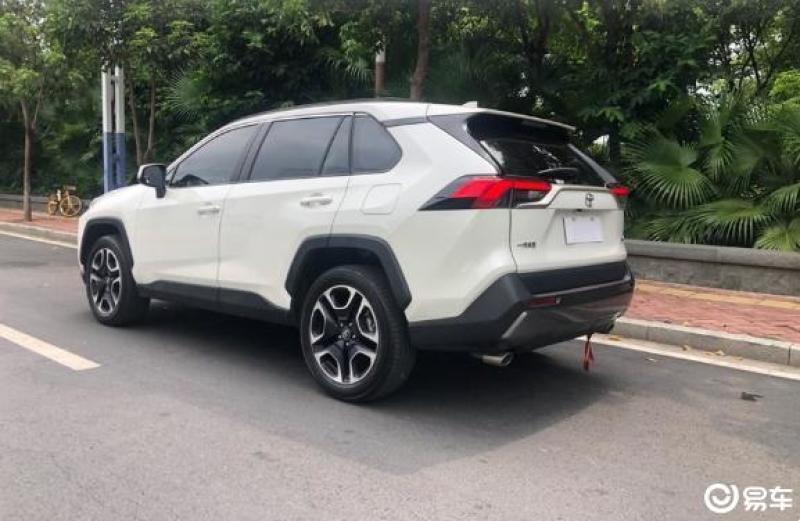 rav4荣放 2020款 2.0l cvt 两驱 尊贵版