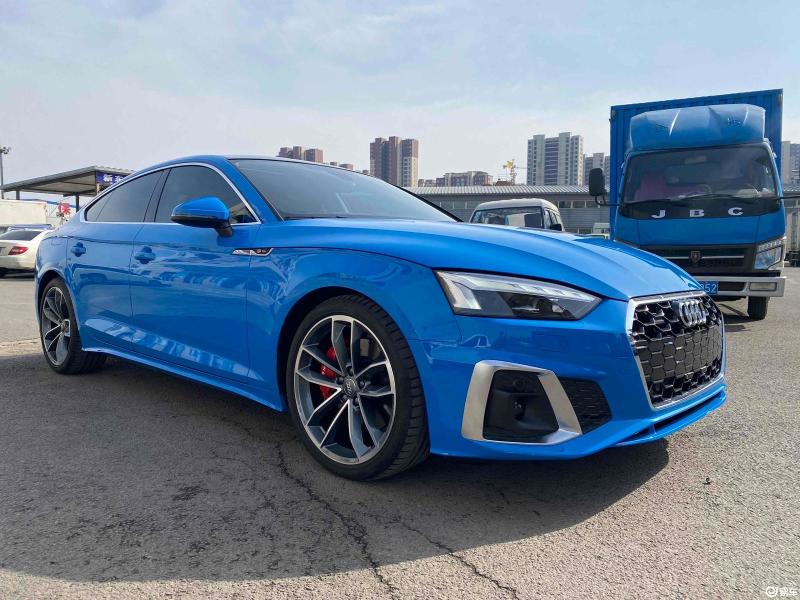 奥迪a5 2021款 sportback 45tfsi quattro 臻选动感型