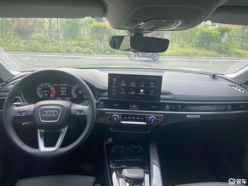 奥迪a5 2021款 coupe 45tfsi quattro 臻选动感型