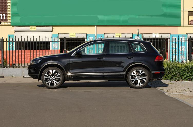 途锐 2018款 3.0 tsi 荣耀典藏版