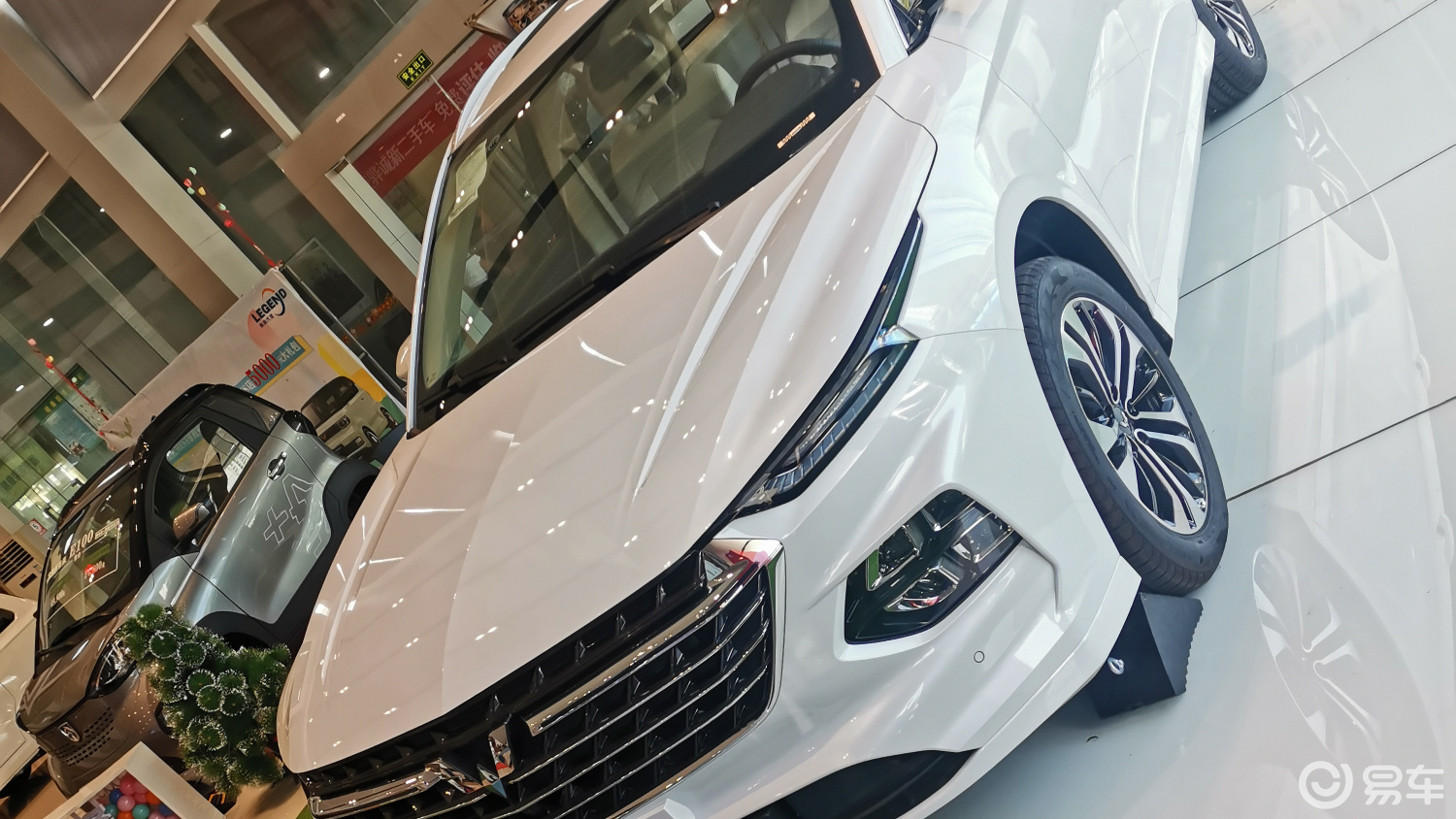 极地白色五菱凯捷现车