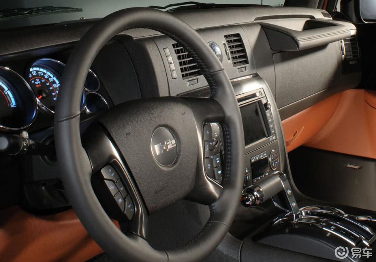 【悍马h22008款6.2 at内饰全景正拍汽车图片-汽车图片大全】-易车