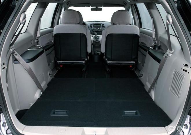 格蓝迪(进口)7座织物座椅 舒适版三菱格蓝迪 内饰