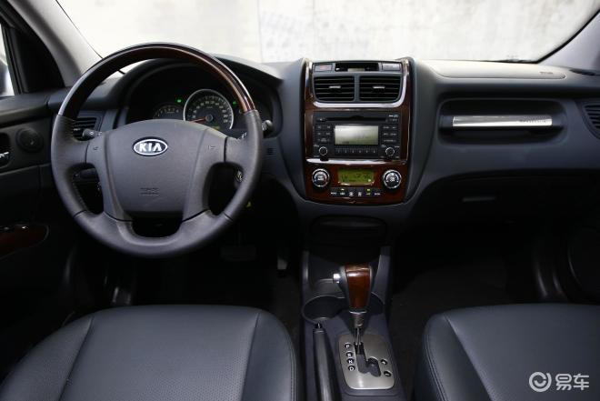 0l gls 4*2 at狮跑内饰易车网独家图片,谢绝其他媒体转载!