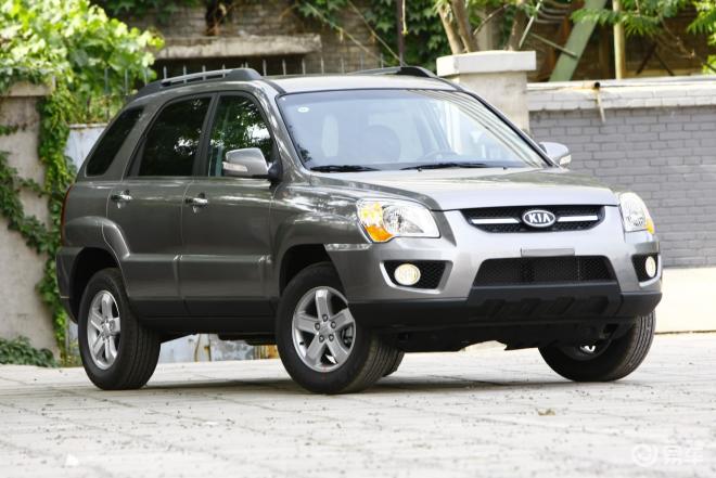 0l gls 4*4 mt狮跑外观易车网独家图片,谢绝其他媒体转载!