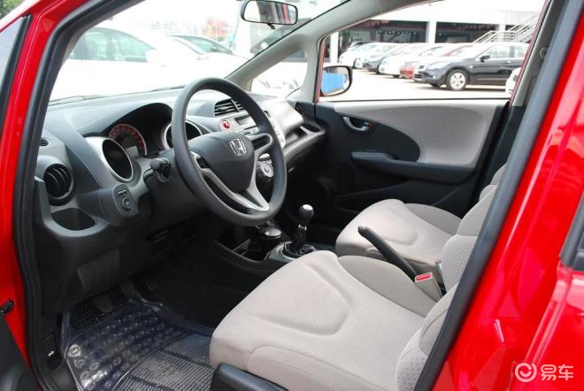 5mt豪华版飞度内饰易车网独家图片,谢绝其他媒体转载!