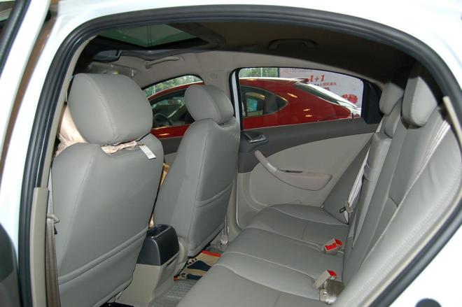 6mt精英型奇瑞a3两厢空间易车网独家图片,谢绝其他媒体转载!