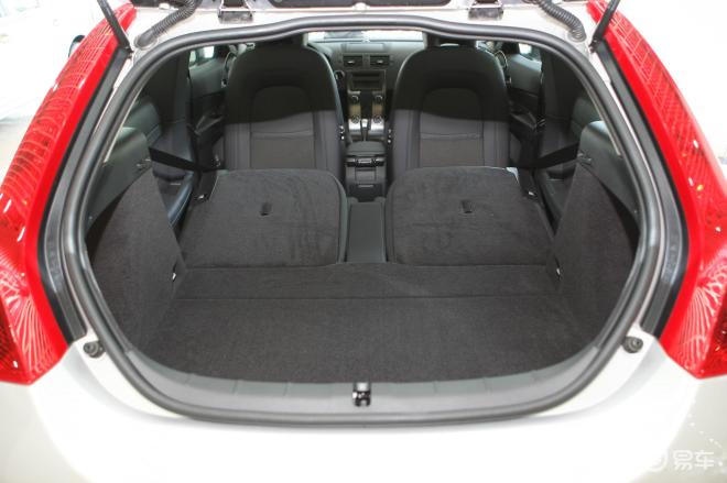 沃尔沃c30(进口) 2.4i沃尔沃c30空间