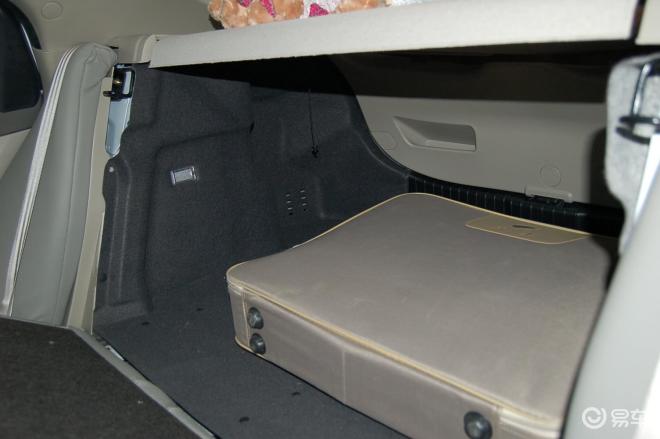 6mt精英型奇瑞a3两厢空间易车网独家图片,谢绝其他媒体转载!