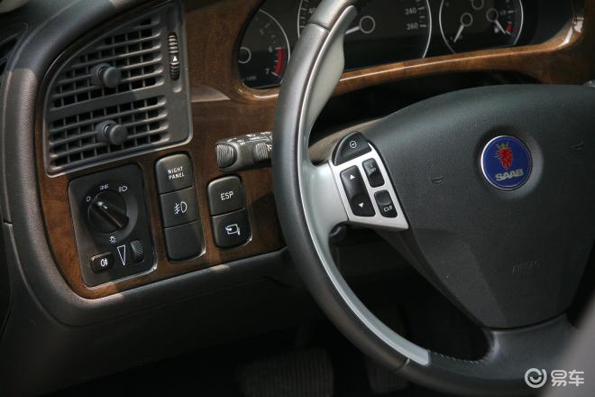 3ts萨博95内饰易车网独家图片,谢绝其他媒体转载!