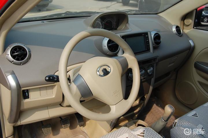 炫丽1.3 豪华型长城绚丽内饰