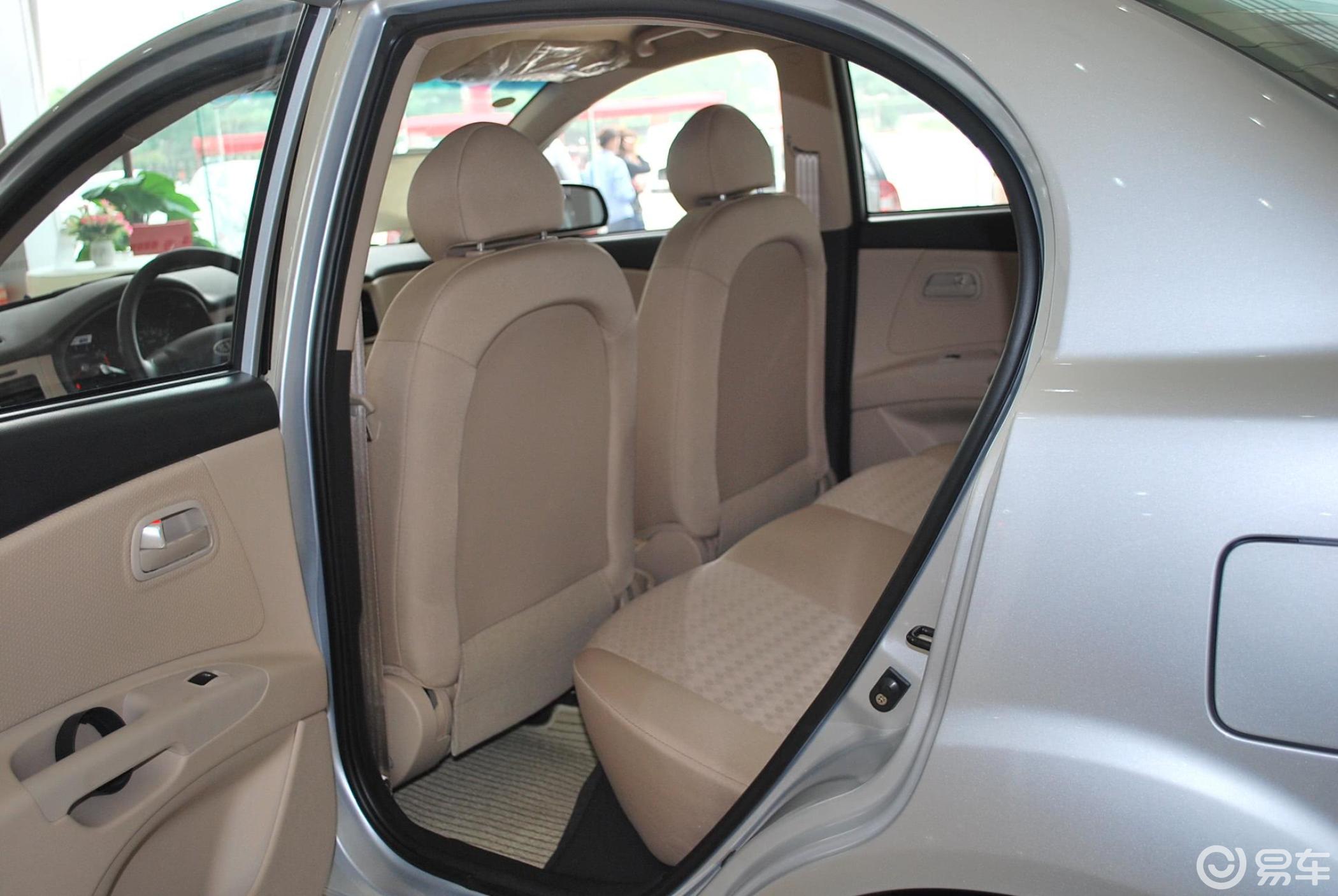 【锐欧2007款1.4 gl m/t空间汽车图片-汽车图片大全】-易车