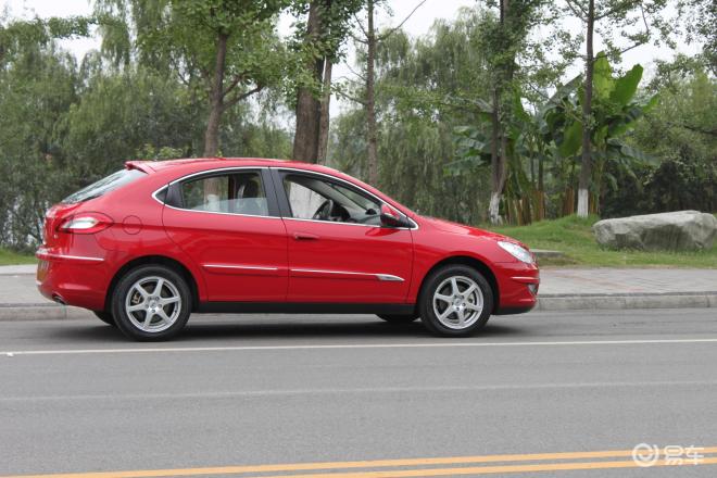 a3两厢1.6mt精英型奇瑞a3两厢外观