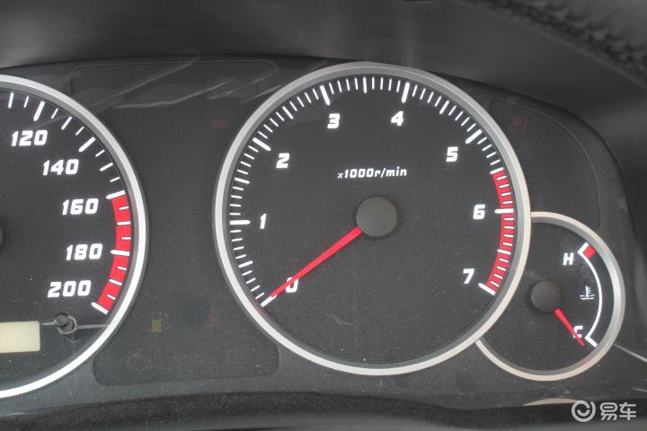 2005款 双环sceo hbj6472y 2.4l 汽油四驱 豪华