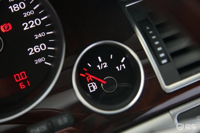 奥迪a8l2.8fsi 豪华型a8l内饰易车网独家图片,谢绝其他媒体转载!