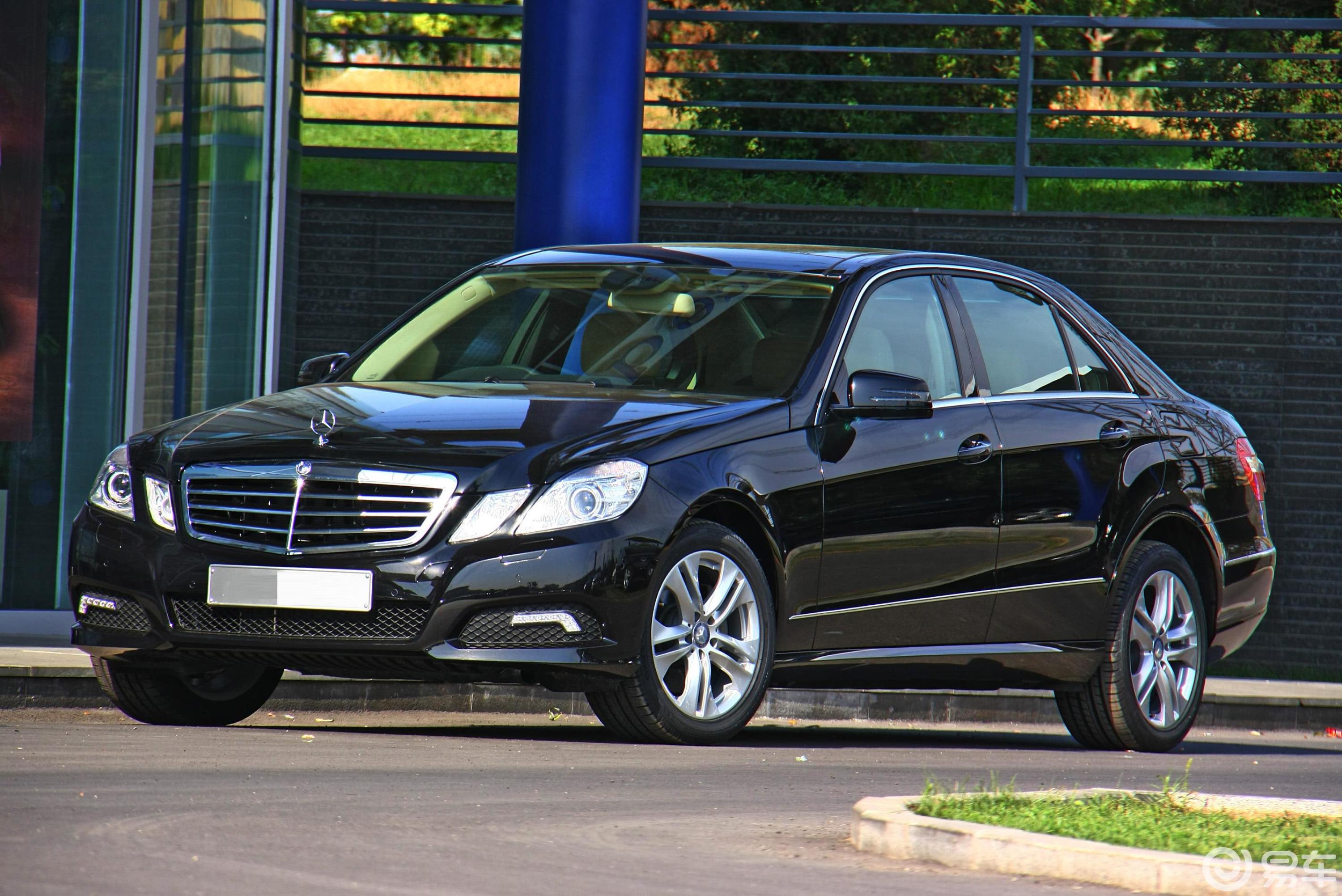 【奔驰e级(进口)2009款e 300 优雅型侧前45度车头向左水平汽车图片