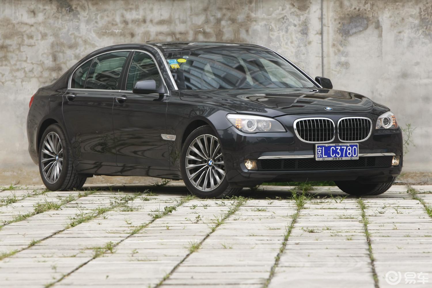 【宝马7系2009款750li尊贵型侧前45度车头向右水平汽车图片-汽车图片