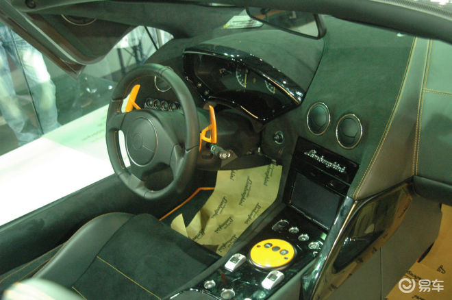 蝙蝠lp650-4 roadster