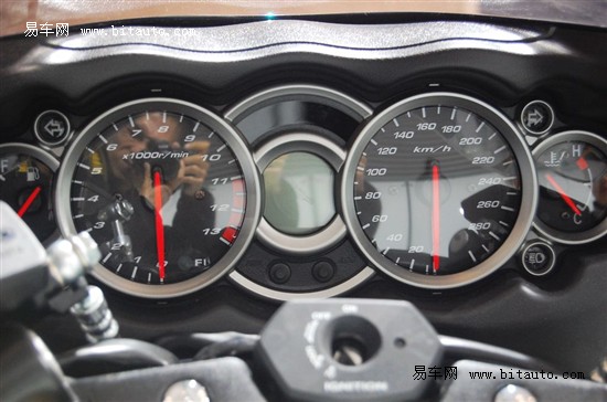 铃木超级摩托车-隼