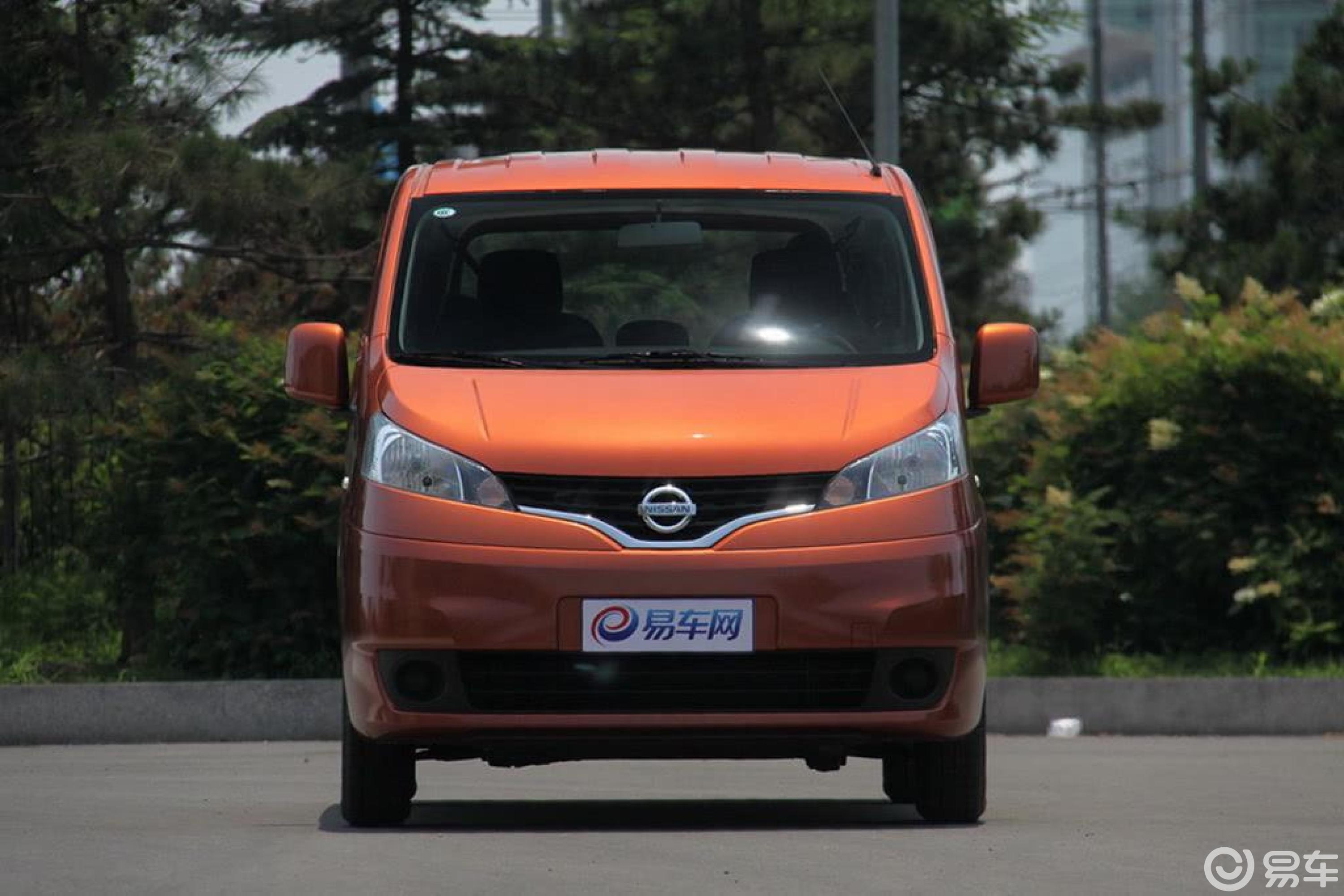 日产nv010款zn6441v1a4 国iv Obd 尊贵型正前水平汽车图片 汽车图片大全 易车