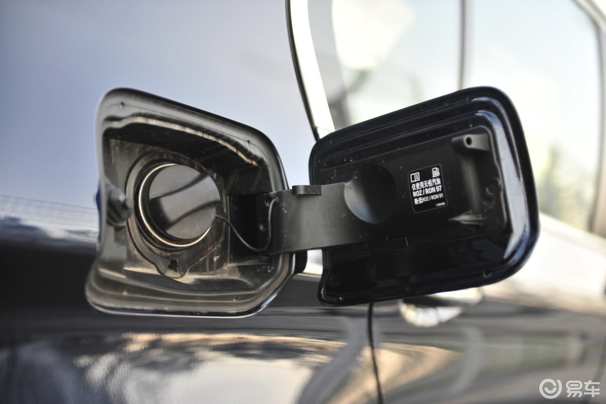 【宝马5系2011款535li 行政型油箱盖汽车图片-汽车图片大全】-易车