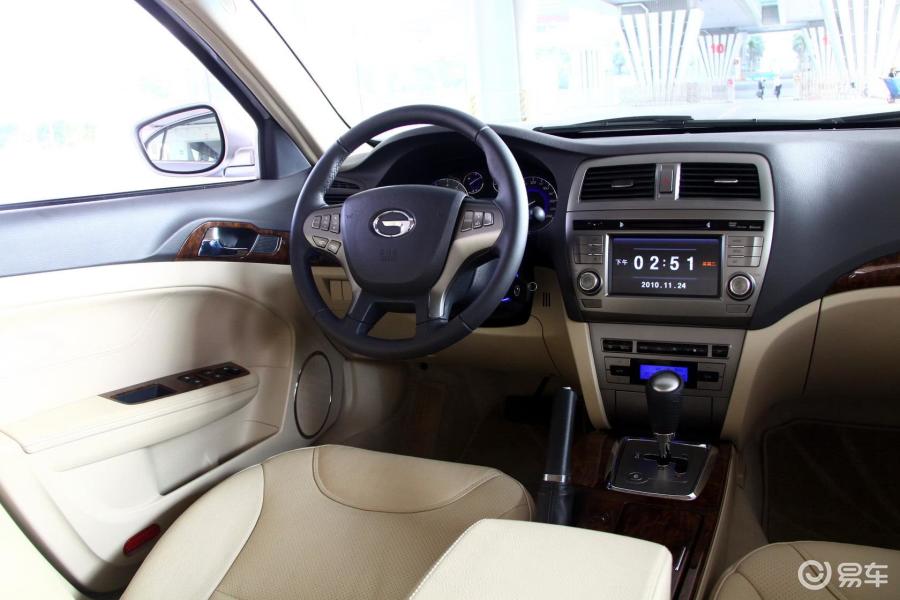 【传祺ga52011款2.0l rmt尊贵版内饰汽车图片-汽车图片大全】-易车网