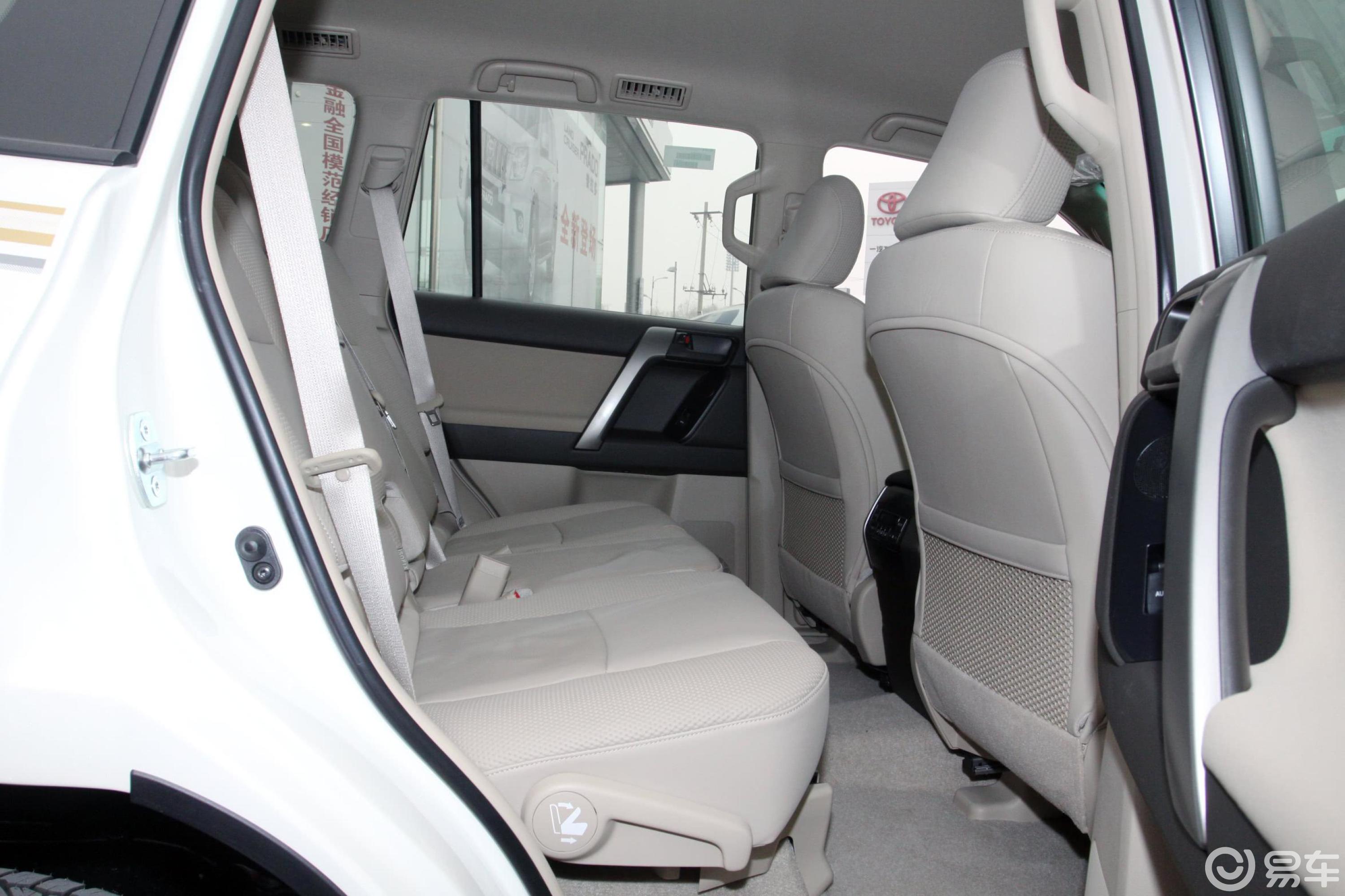 【普拉多(进口)2010款自动豪华版后排空间体验汽车图片-汽车图片大全