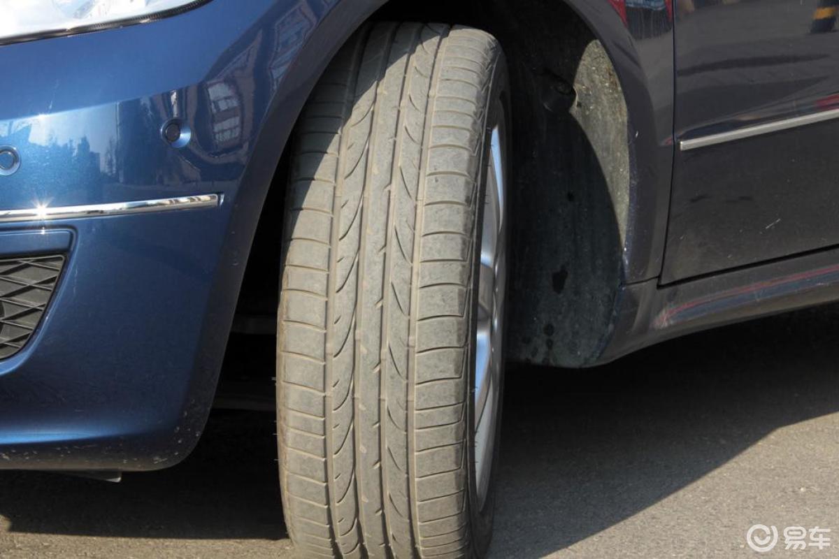 【奔驰a级(进口)2011款a180轮胎花纹汽车图片-汽车图片大全】-易车